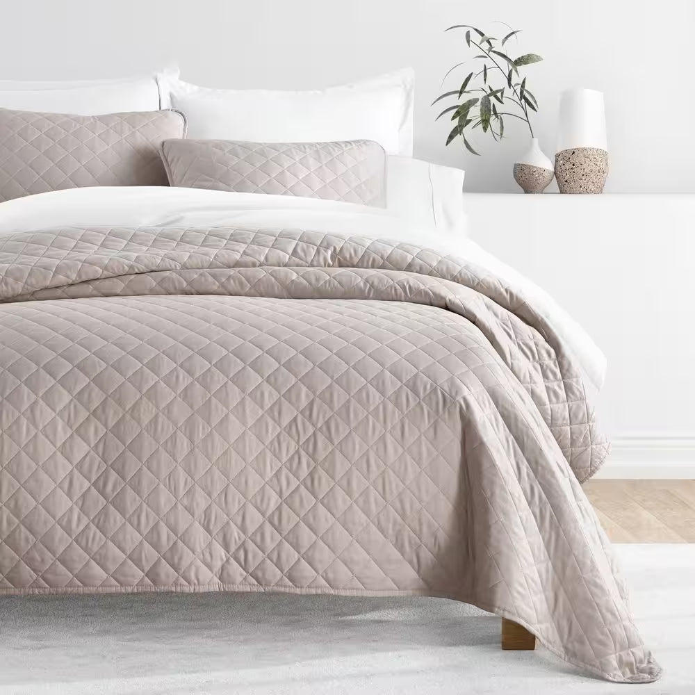 All Season 3-Pcs Diamond Stitch Microfiber Quilt Set with Shams