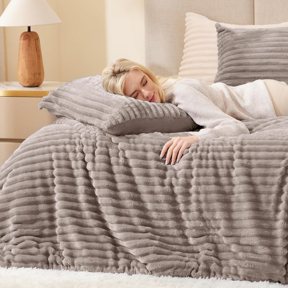 Fluffy Comforter Set King Size - Super Soft Faux Fur Stripe Jacquard Comforter 3 Pieces, Dark Khaki Fleece Bedding Set,Winter Warm Bed Set,1 Comforter with 2 Pillowcases