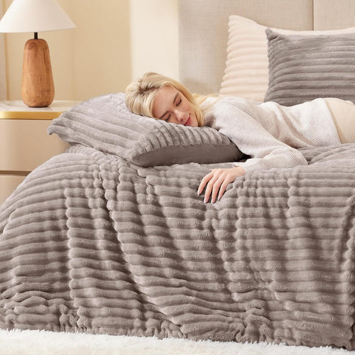 Fluffy Comforter Set King Size - Super Soft Faux Fur Stripe Jacquard Comforter 3 Pieces, Dark Khaki Fleece Bedding Set,Winter Warm Bed Set,1 Comforter with 2 Pillowcases